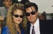 Charlie Sheen postřelil svou tehdejší snoubenku Kelly Preston do ruky.