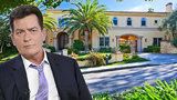 Trest za HIV? Charlie Sheen kvůli vlně vydírání a pornožalob prodává dvě vily!