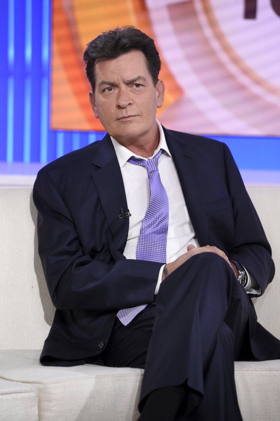 Herec Charlie Sheen přiznal, že je HIV pozitivní.