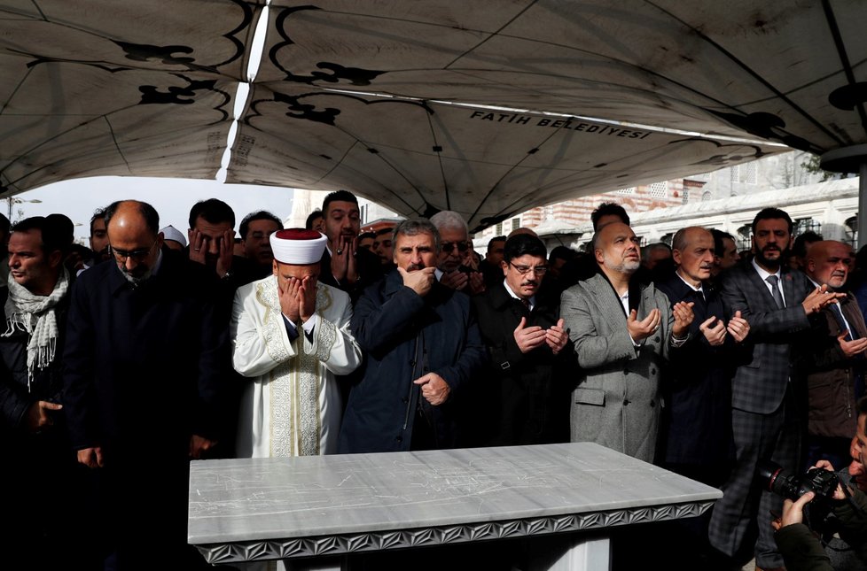 Smrt saúdského novináře Chášukdžího byla podle Turků plánovaná. Za zavražděného novináře se lidé modlí.