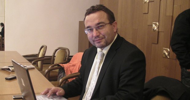 Ministr školství Josef Dobeš