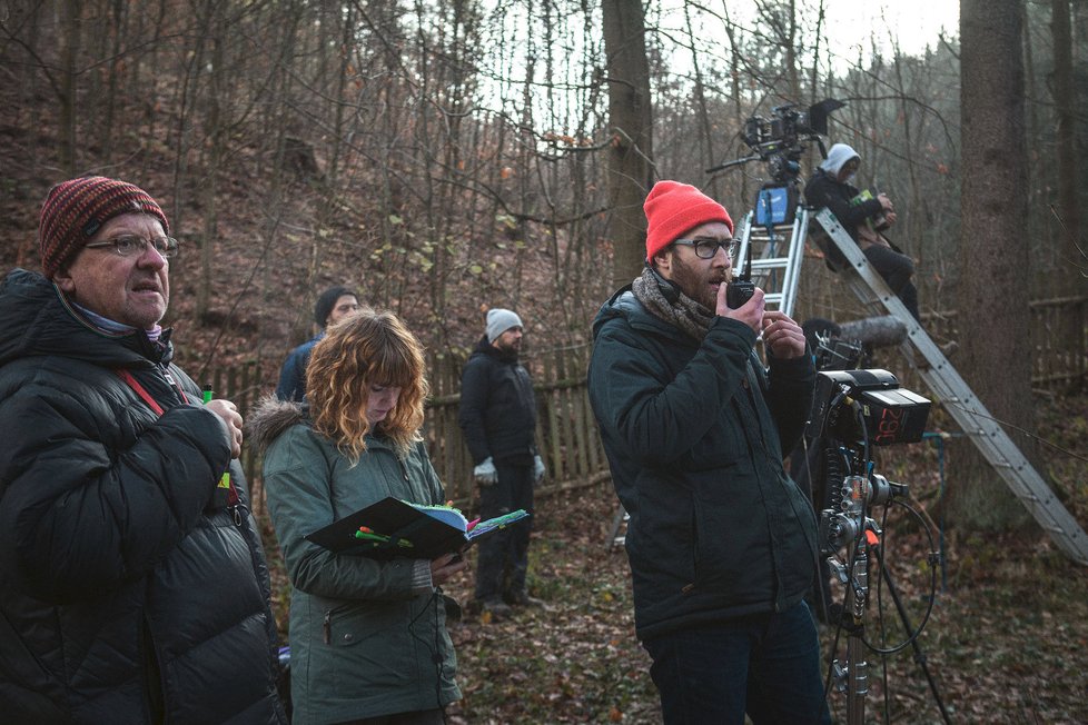 Režisér Tomáš Pavlíček při natáčení filmu Chata na prodej