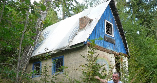 Obec prodala chatu za 80 tisíc: Mohla dostat až 10x víc! Starostu to nezajímá