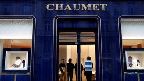 Z klenotnictví Chaumet v Paříži si lupič odnesl zboží za dva až tři miliony eur.