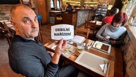 Na protest proti vládním koronavirovým opatřením otevřela 23. ledna 2021 v Praze restaurace Šeberák, kde bylo možné rovněž podepsat petici na podporu iniciativy Chcípl PES a její akci Otevřeme Česko.