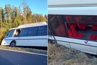 Autobus na Chebsku boural na namrzlé silnici: Cestující utrpěli zranění!