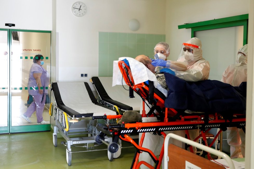 Nemocnice v Chebu je přeplněná pacienty s koronavirem (12. 2. 2021)