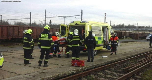 Dva kluci z Brna skákali po vagonech: Jednoho z nich téměř zabil elektrický proud (ilustrační foto)