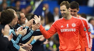 Čech prý odejde do Arsenalu příští týden. Chelsea dostane o milion víc