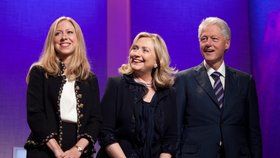 Chelsea Clinton s rodiči Hillary a Billem