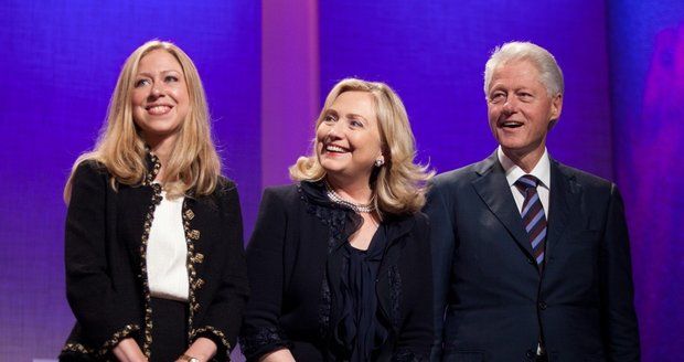 Chelsea Clinton s rodiči Hillary a Billem