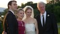 #8 Chelsea Clintonová a Marc Mezvinsky. Dcera bývalého amerického prezidenta Billa Clintona si investičního bankéře vzala v roce 2010. Na svatbu přišlo zhruba 500 hostů. Náklady prý činily pět miliónů dolarů. V dnešních cenách by to bylo necelých šest miliónů dolarů (129 miliónů korun).