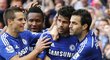 Radost fotbalistů Chelsea po vstřelené brance útočníka Diega Costy, jenž zvýšil vedení nad Arsenalem (2:0).