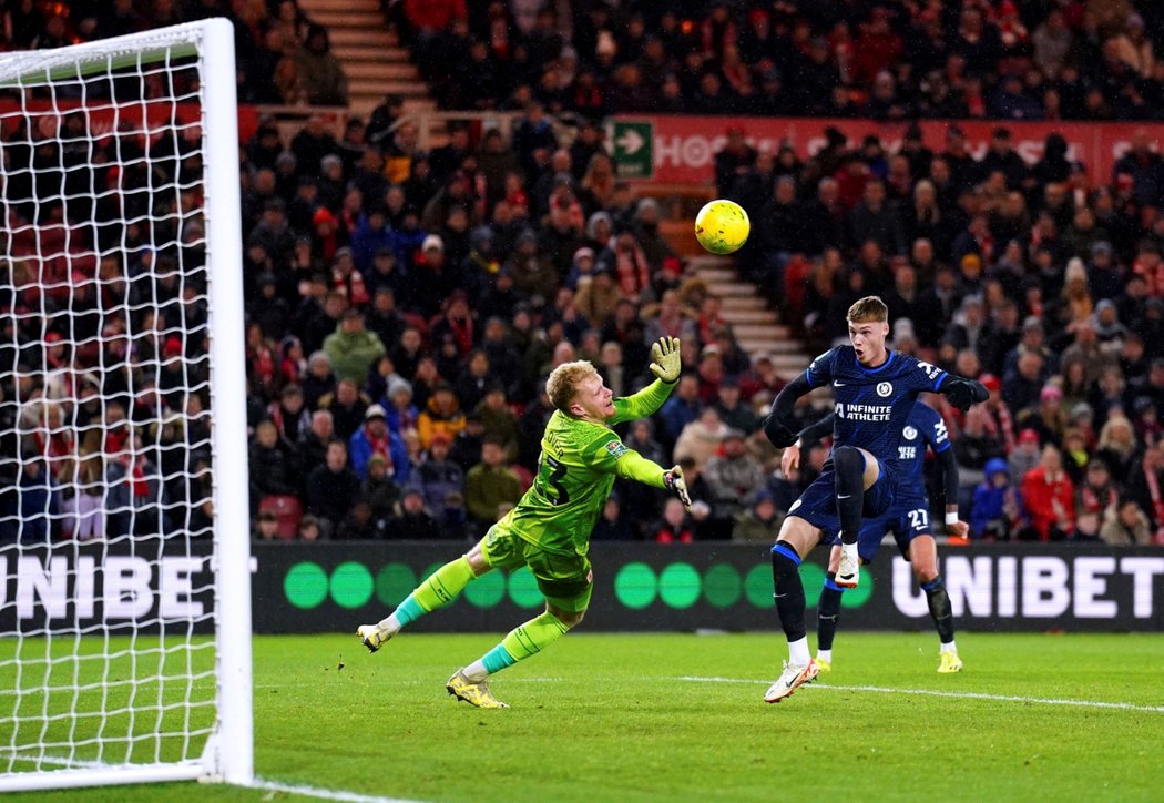 Cole Palmer nevyužil velké příležitosti a Chelsea po defenzivních chybách prohrála úvodní semifinále EFL Cupu v Middlesbrough