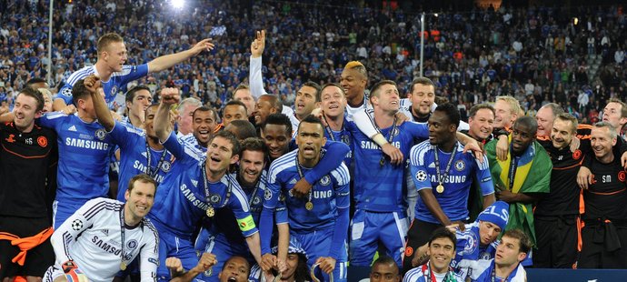 Anglický fotbalový klub Chelsea Londýn se raduje z výhry v Lize mistrů