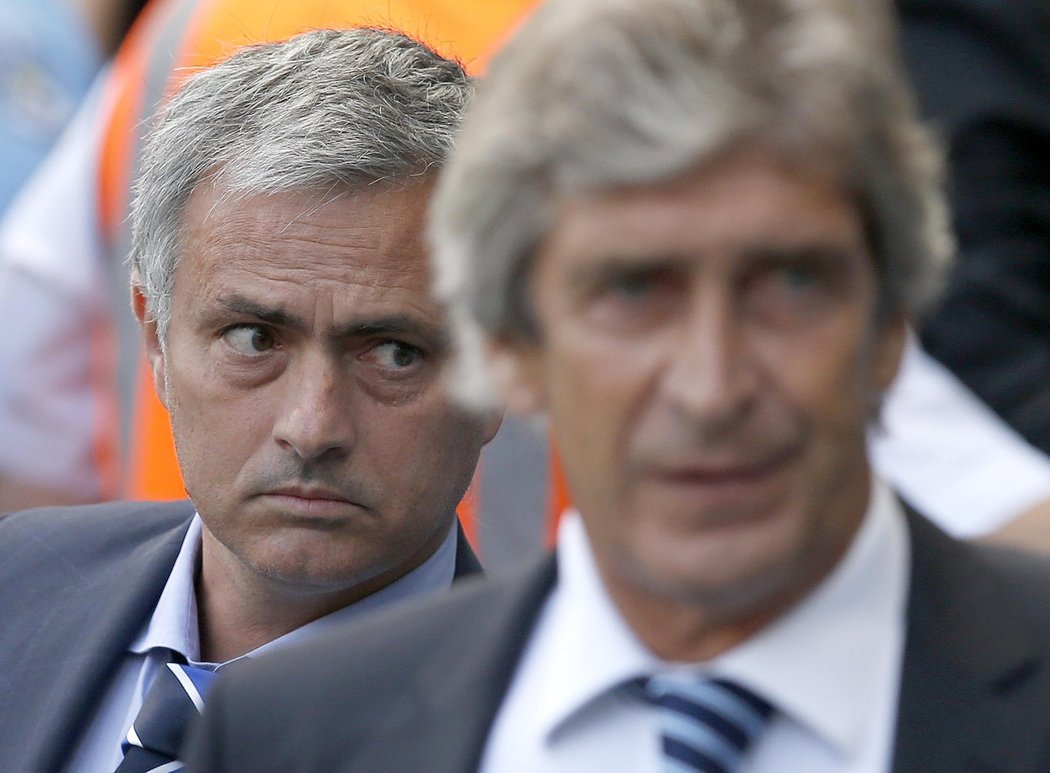 Trenéři Chelsea a Manchesteru United - José Mourinho a Manuel Pellegrini