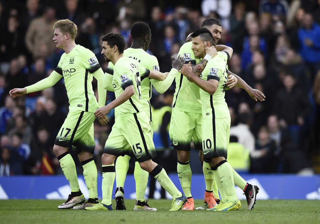 Fotbalisté Manchesteru City rozdrtili Chelsea