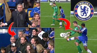 Blázinec na Chelsea! Eto’o ukradl míč brankáři, Mourinho prskal