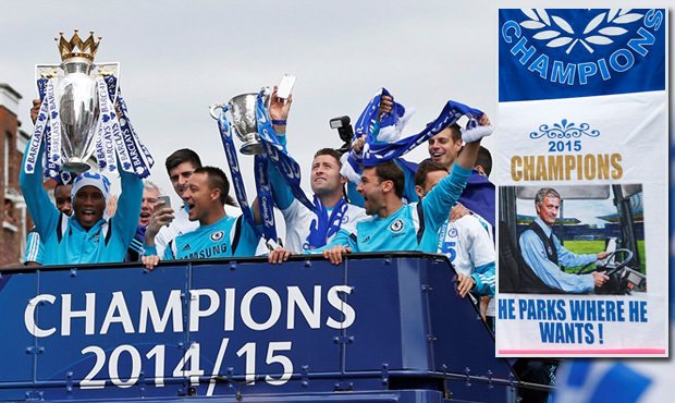 Hráči Chelsea slavili na střeše mistrovského autobusu, fanoušci ve speciálních tričkách