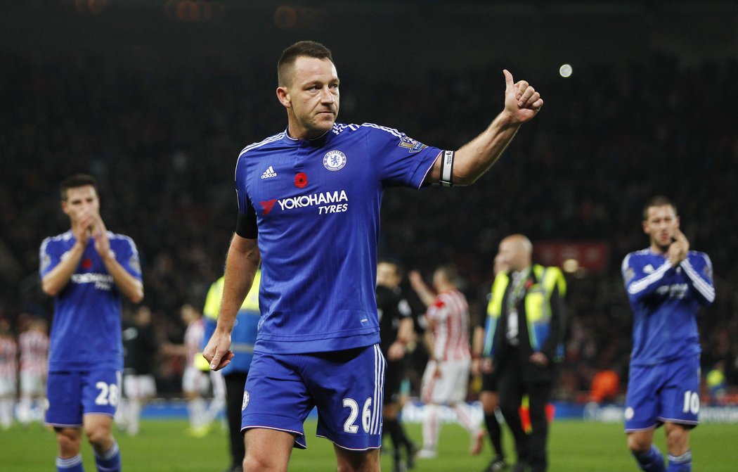 Kapitán Chelsea John Terry děkuje po další prohře svým fanouškům