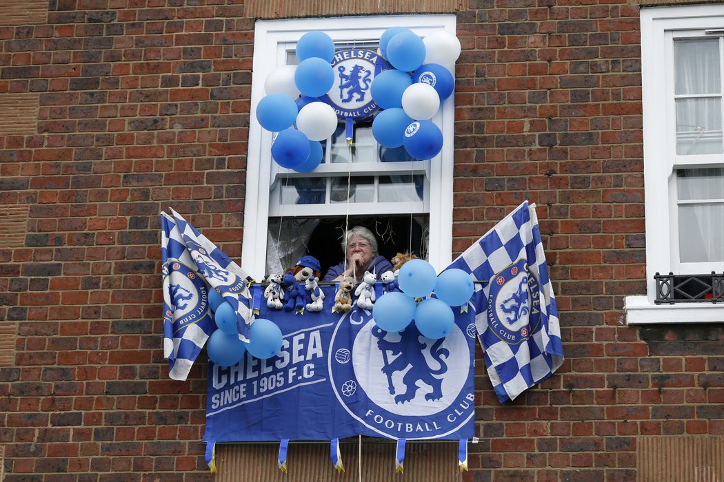 Fanynka Chelsea si užívala oslavy mistrovského titulu