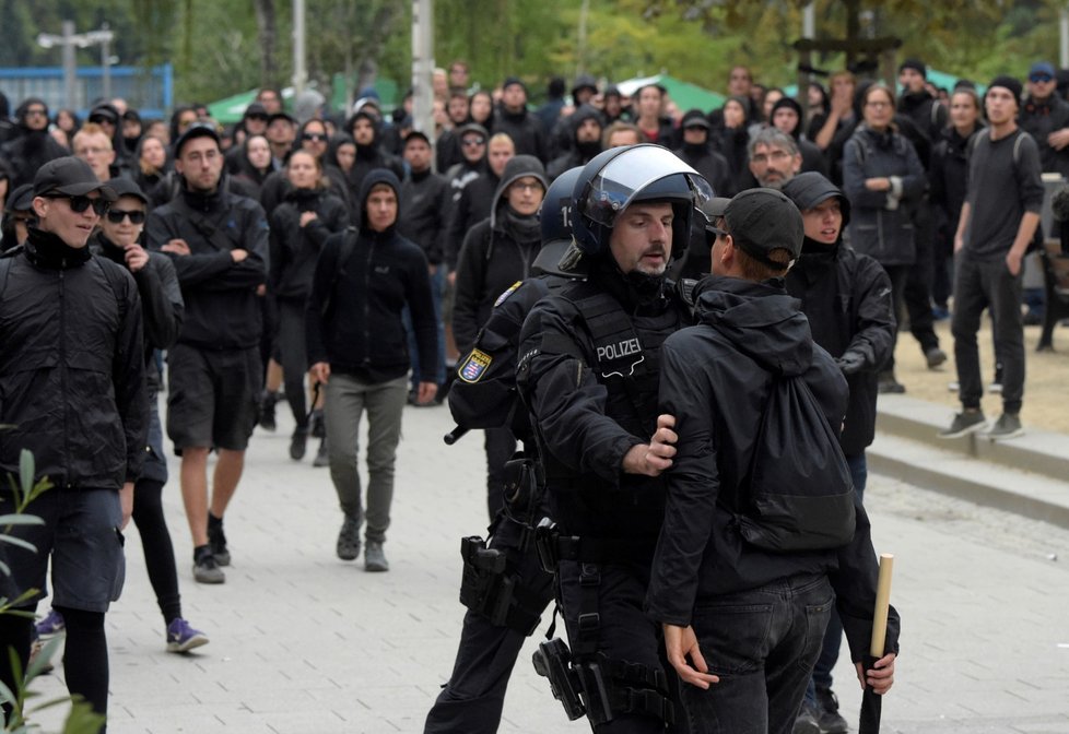 Velký protestní pochod v německém Chemnitzu (1. 9. 2018).