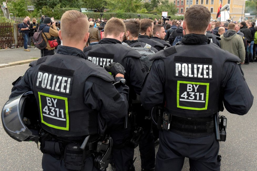 Protesty v Chemnitzu pokračují. Ve čtvrtek se ale obešel po několika dnech bez výtržností.