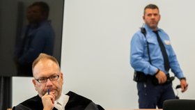 Za ubodání Němce v Chemnitzu má jít Syřan na 9,5 roku do vězení (22. 8. 2019)