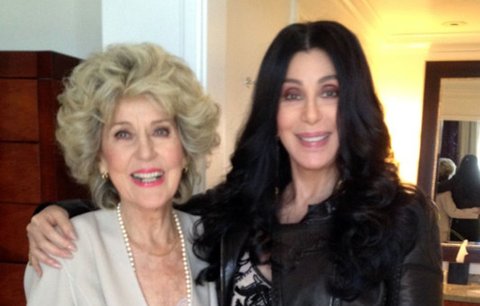 Matka (86) zpěvačky Cher (66) vypadá lépe než její dcera