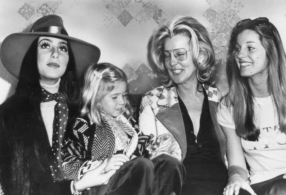 Cher se svou dcerou, matkou a sestrou