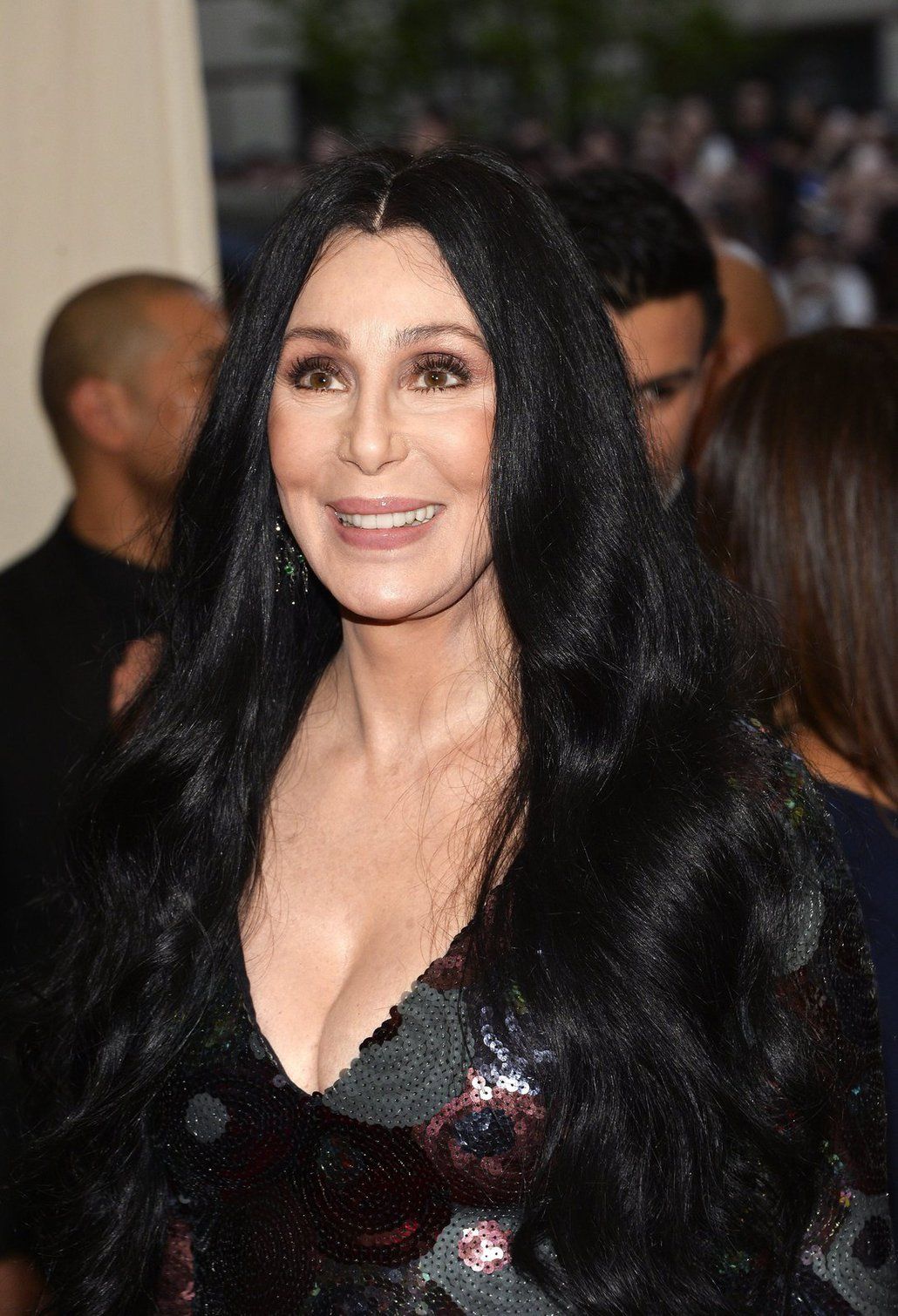 Zpěvačka Cher (72)