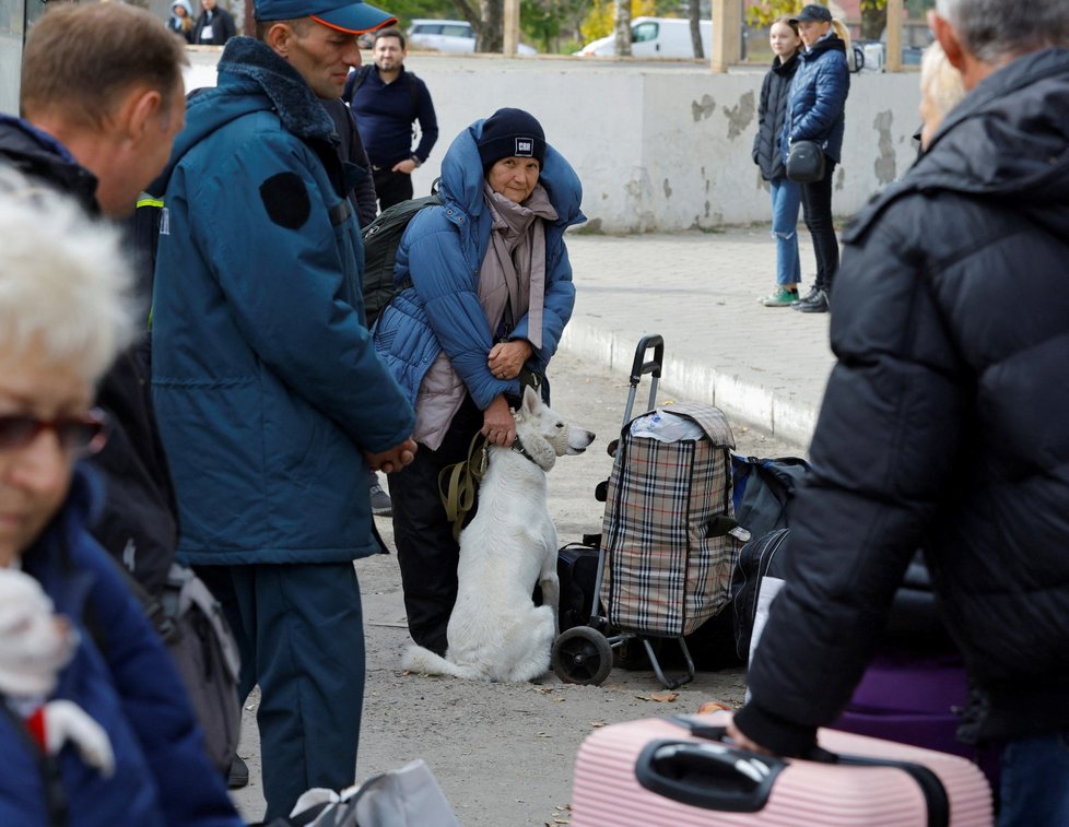 Evakuace obyvatel v Chersonské oblasti (22.10.2022)