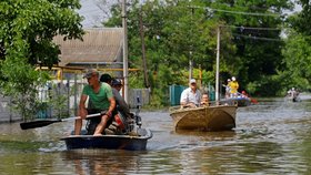 V Chersonské oblasti pokračují záplavy (9.6.2023).