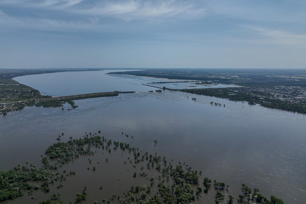 Letecké záběry záplav v Chersonské oblasti (8.6.2023)
