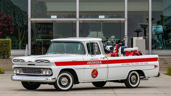 Honda slaví 60 let v USA krásným zrenovovaným pick-upem Chevrolet Apache 10