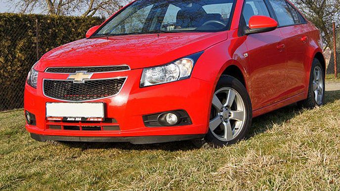 Ojetý Chevrolet Cruze 1.6: Pohledný konkurent Octavie Ojetý Chevrolet Cruze 1.6: Pohledný konkurent Octavie
