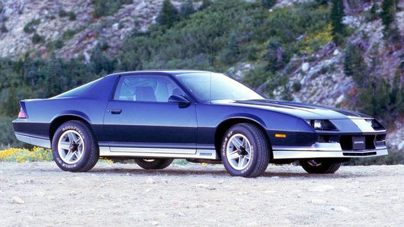 Chevrolet Camaro (1982–1992): Muscle car se slabými motory