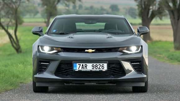 Chevrolet Camaro Coupe V8