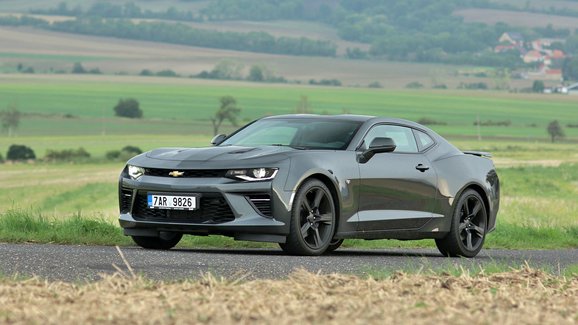 Chevrolet narazil, kvůli drobnosti nesmí prodávat sportovní Camaro