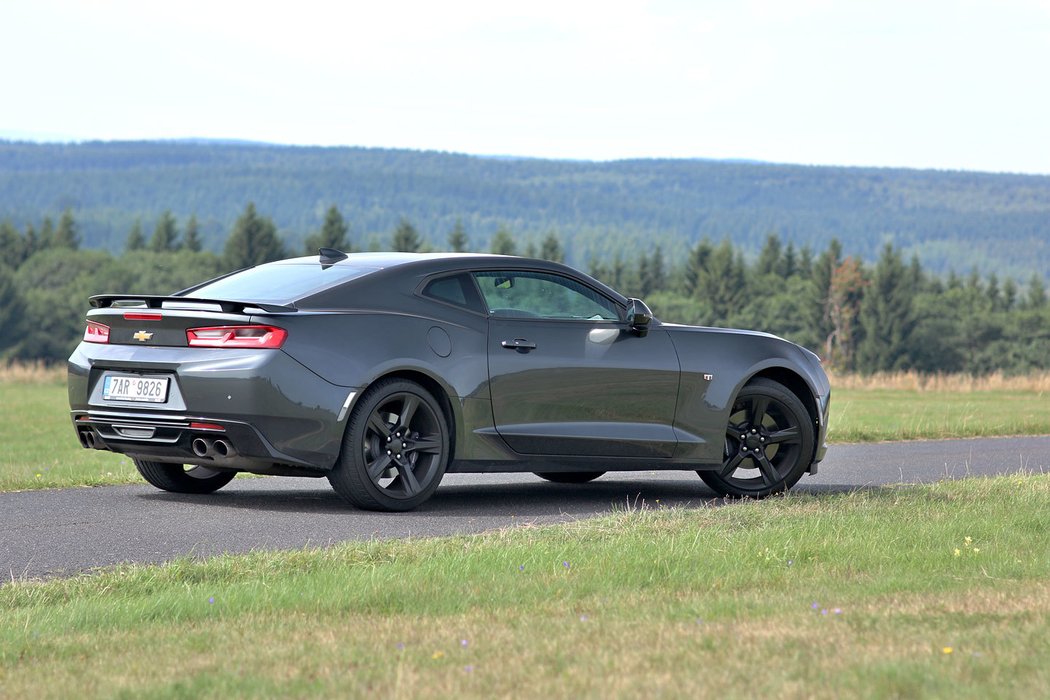 Chevrolet Camaro Coupe V8