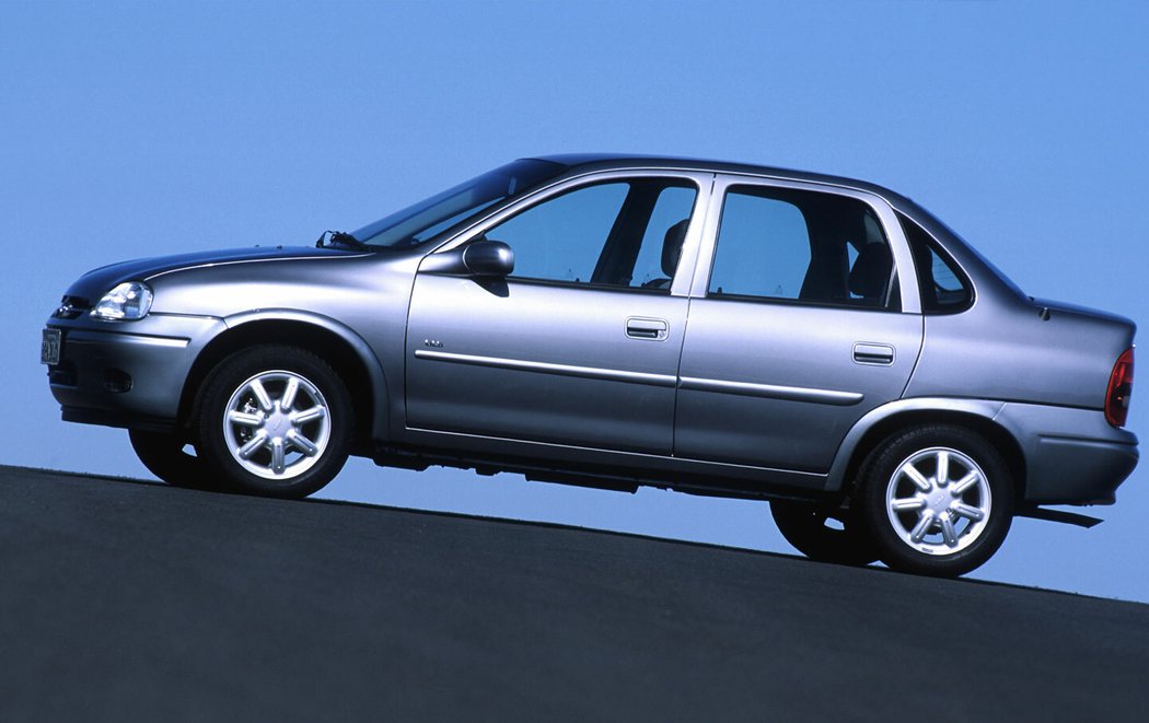 Chevrolet Corsa sedan (1995)