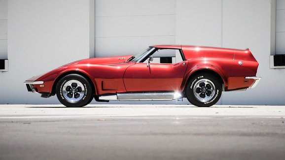 Do aukce míří unikátní Corvette SportWagon. Výkonem zastíní i novou generaci