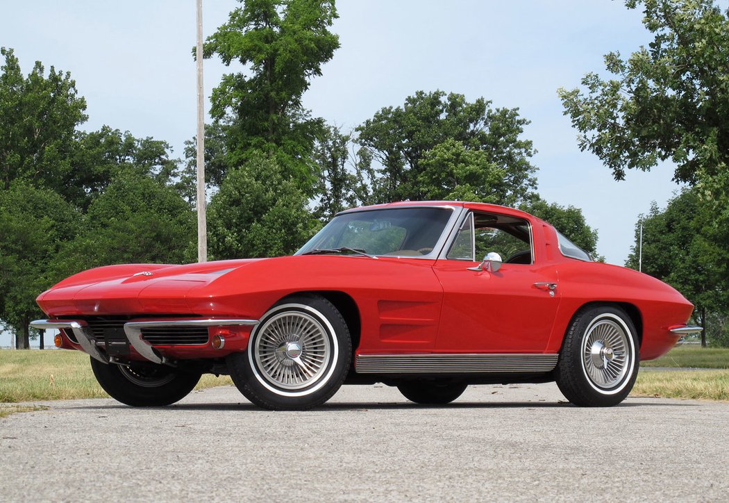 Chevrolet Corvette Sting Ray (C2) (1963)