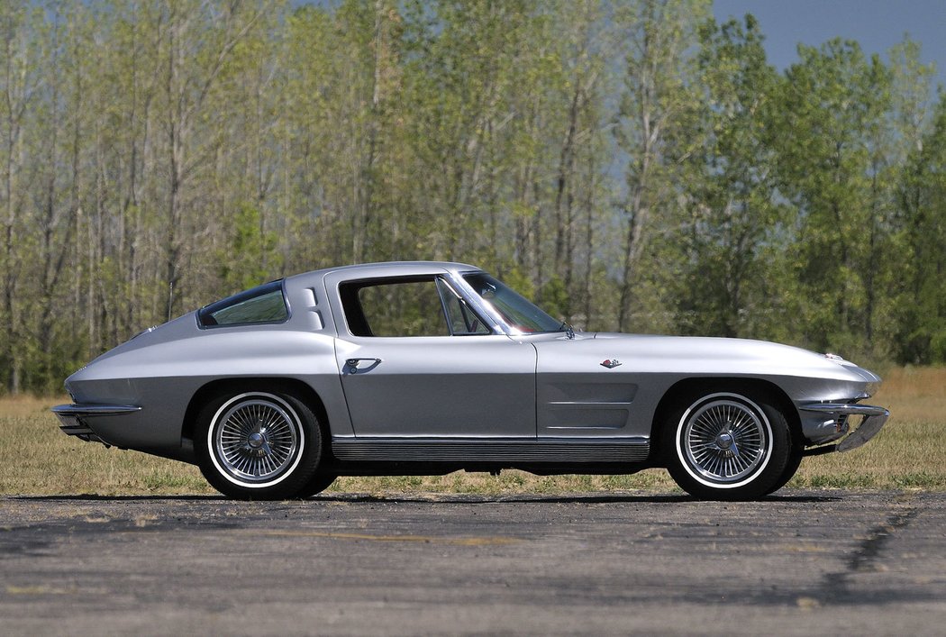 Chevrolet Corvette Sting Ray (C2) (1963)