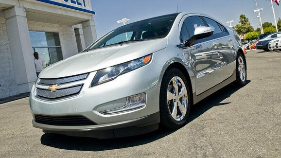 GM u elektromobilů zařadí nižší rychlost a soustředí se více na plug-iny