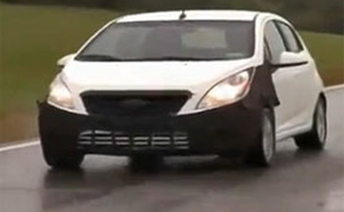 Video: Chevrolet Spark EV – Nabíjení a jízda s maskovaným elektromobilem