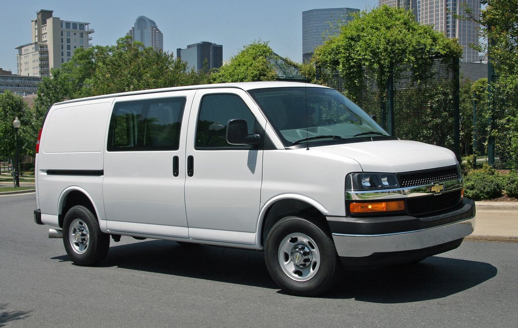 Chevrolet Express Cargo Van (od roku 2002)