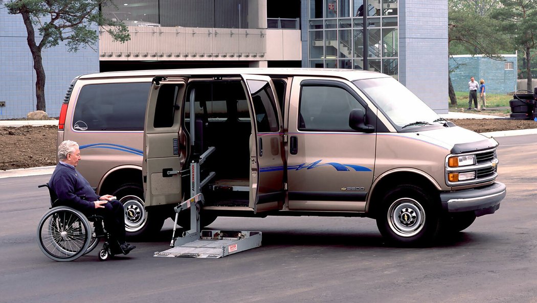 Chevrolet Express (1996–2002)