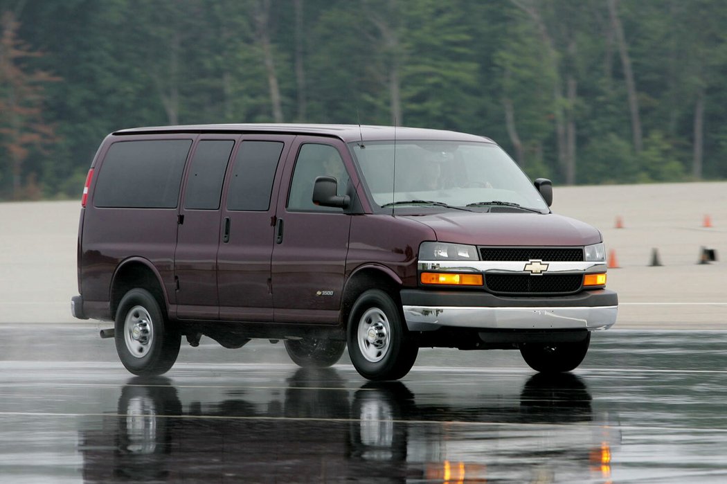 Chevrolet Express (od roku 2002)