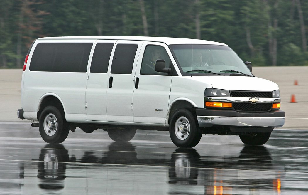 Chevrolet Express (od roku 2002)